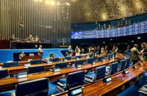 Congresso aprova aumento no piso salarial dos professores